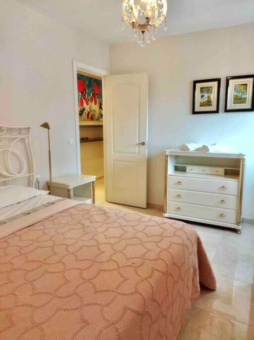 Apartamento As Tres Pitas Apartment บียานูเอบา เด อาโรซา ภายนอก รูปภาพ