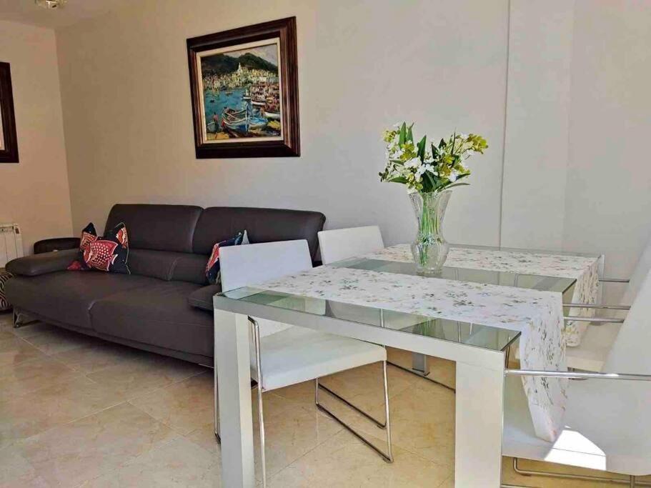 Apartamento As Tres Pitas Apartment บียานูเอบา เด อาโรซา ภายนอก รูปภาพ